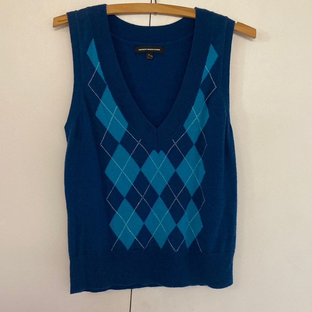 Sweater vest